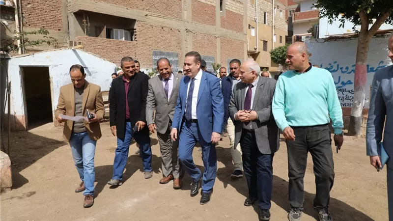 محافظ المنوفية : رصف طريق (42) 