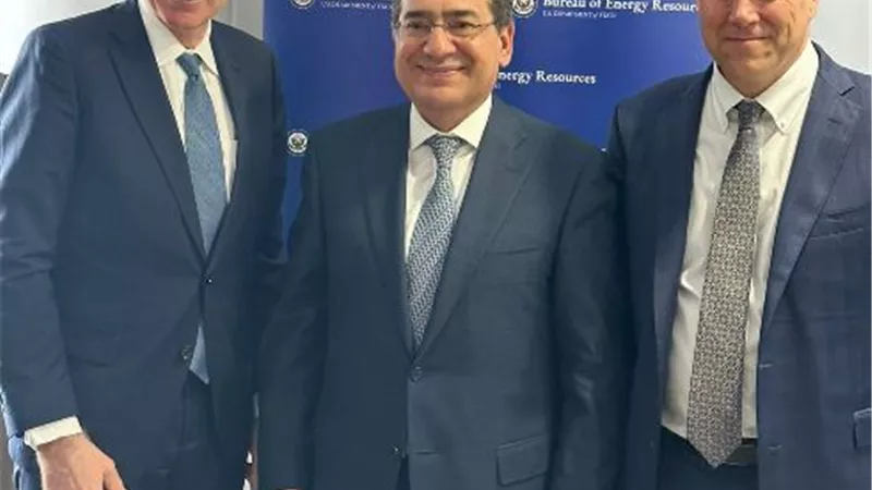 الملا يلتقي مساعدى وزيري الخارجيةوالطاقةالأمريكيين لتعزيز التعاون