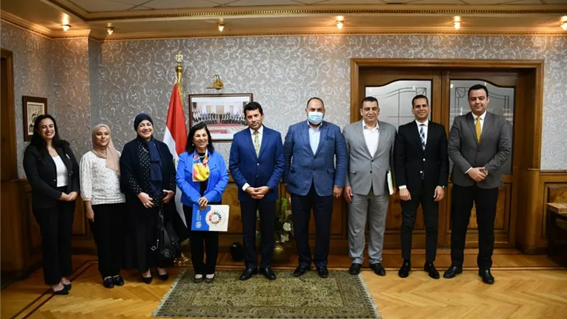 وزير الشباب يبحث التعاون الثنائي مع منظمة الصحة العالمية