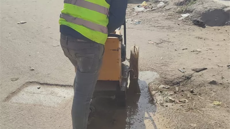 ترميم الحفر والمطبات في 20 شارع بنطاق 3 أحياء بالاسكندرية