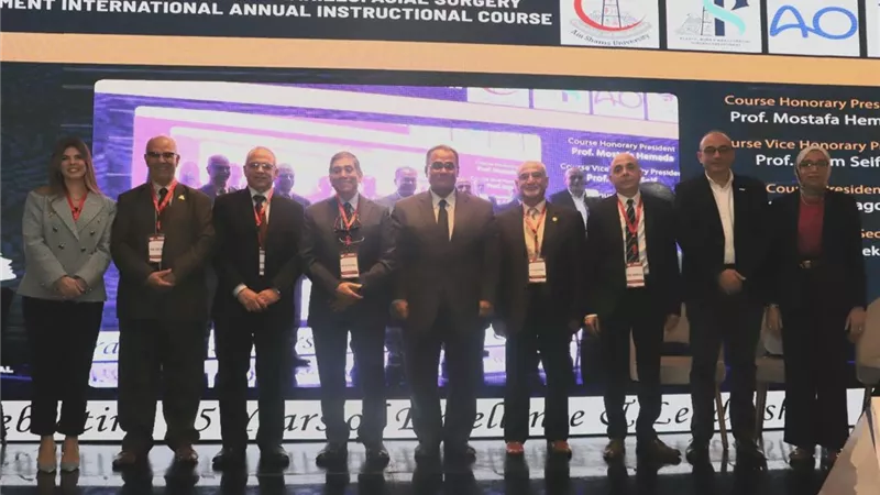 افتتاح الدورة العلمية الـ١٨ لجراحات التجميل بجامعة عين شمس