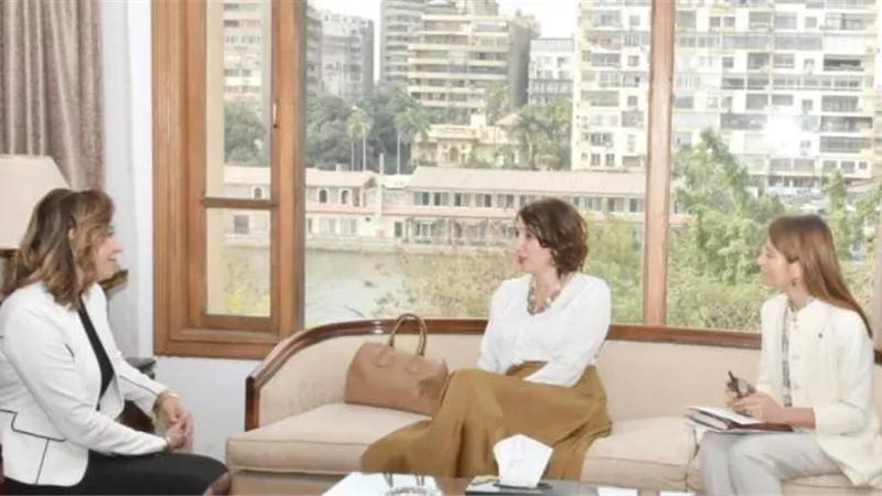 وزيرة الثقافة تبحث التعاون مع اليونسكو في مجالات حفظ التراث
