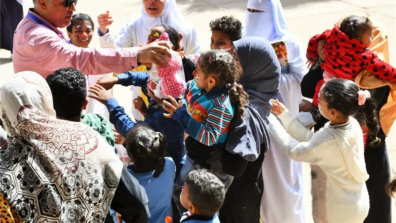 الكشف على 1000 مواطن باليوم الثاني لفعاليات قافلة جامعة المنصورة