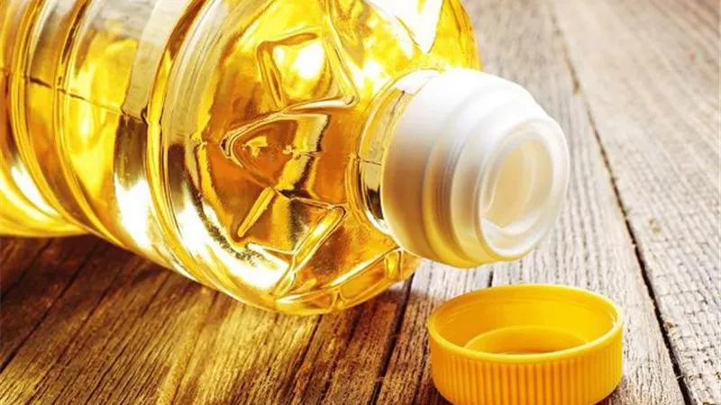 مشكلات صحية خطيرة تسببها الزيوت المهدرجة..اعرف التفاصيل