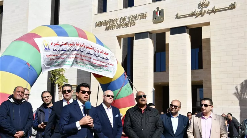 وزير الشباب يُطلق ماراثون للمشي بمشاركة 10 آلاف فتاة