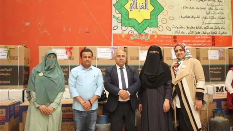 تجهيز 100 عروسة من الفئات الأولى بالرعاية بسوهاج..صور