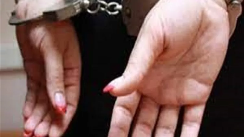 ضبط صاحبة دار نشر لطباعتها كتب بدون تفويض