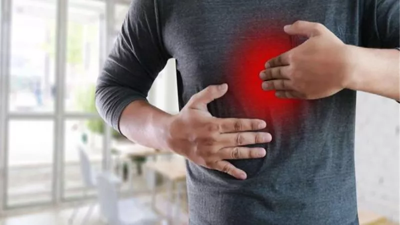 الناظر يقدم نصائح هامة لمن يعانون من الحموضة والارتجاع