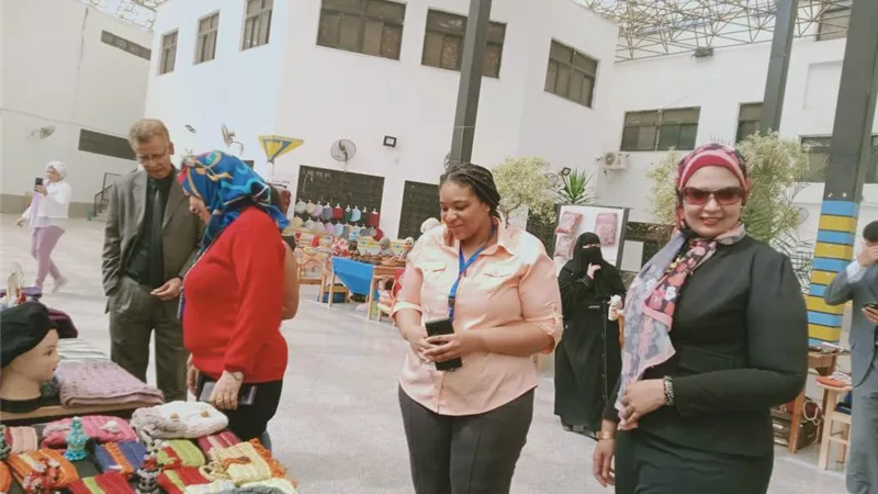 افتتاح معرض الحرف اليدوية ببيطرى جامعة القناة