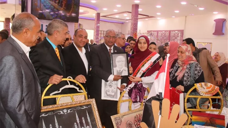 متابعة الانشطه بمدرسة الشهيد مصطفى سلامة الإعدادية بالواسطى