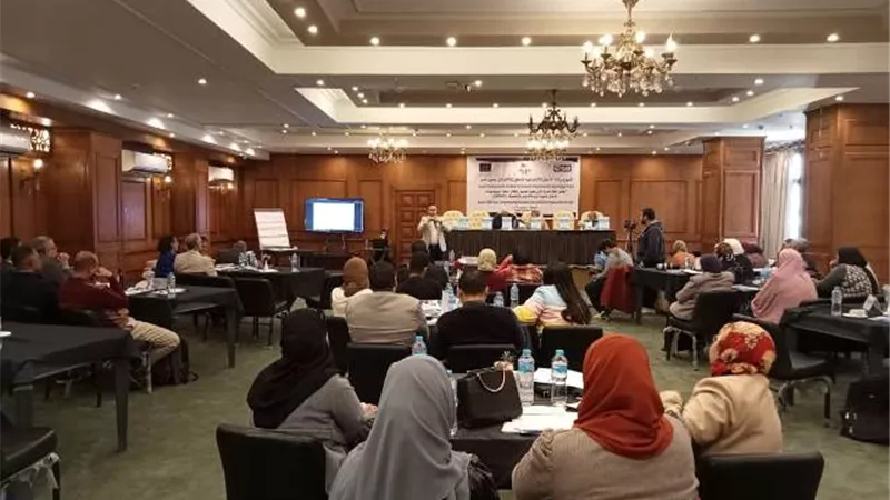محافظ أسيوط يؤكد تقديمه لسبل الدعم لمشروعات ريادة الأعمال بالقرى