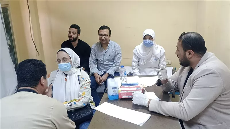 الشباب والرياضة تطلق أولى القوافل الطبية بقرى حياة كريمة بالأقصر