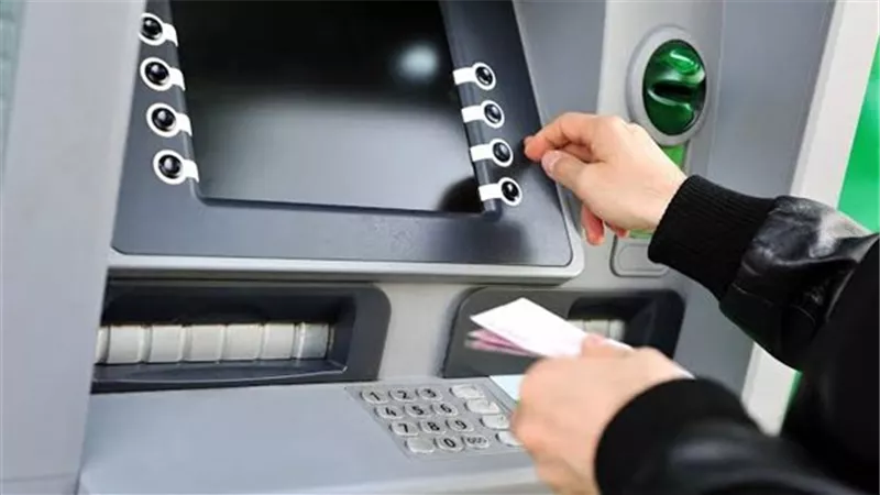 اتحاد بنوك مصر ينفي فرض رسوم السحب من ماكينات الـATM
