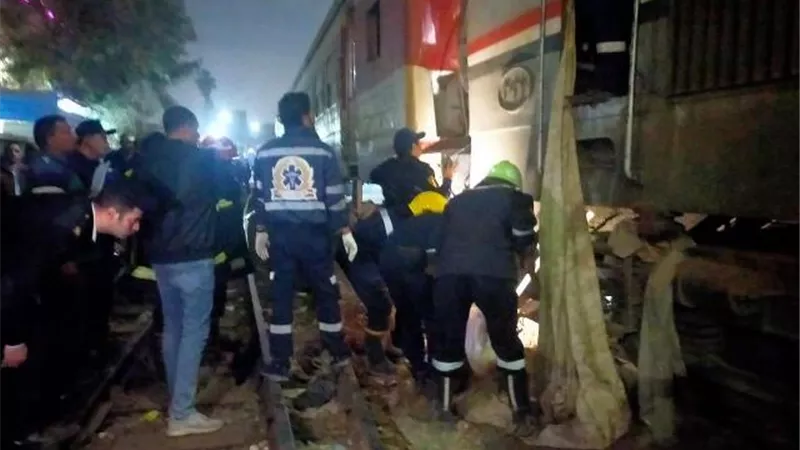 النيابة الإدارية تأمر بالتحقيق العاجل فى حادث قطار قليوب