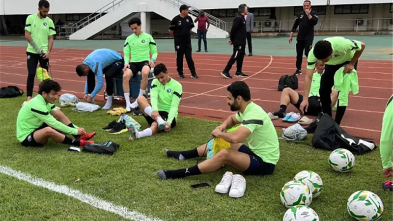 تعرف على حكام مباراة الجيش الملكي وبيراميدز بكأس الكونفدرالية