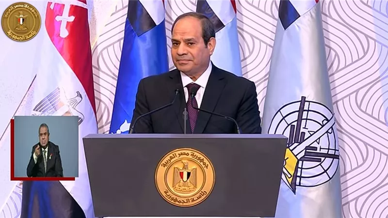 الرئيس السيسي : ثمن كبير دفعه الشهداء حتى ننعم بالامن والامان