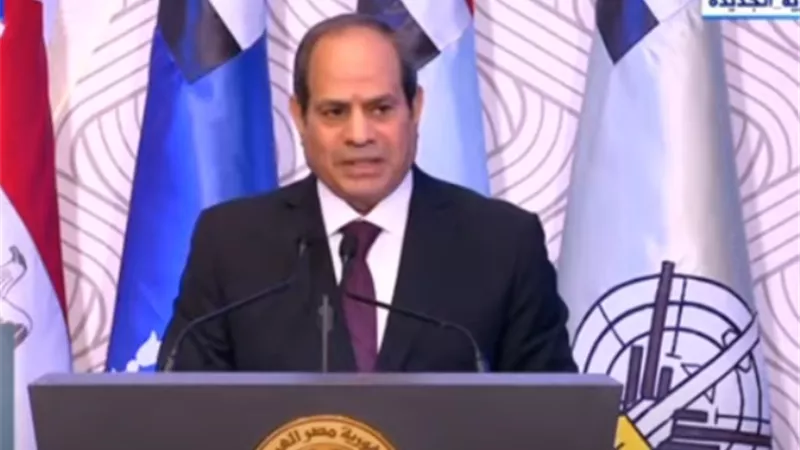 10 رسائل من الرئيس السيسى للمصريين فى يوم الشهيد