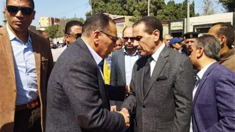 غراب يُؤدى واجب العزاء للنائب مجدي عاشور في وفاة كريمة شقيقته