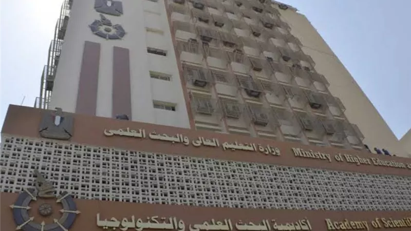 بتكلفة 33 مليون جنيه.. أكاديمية البحث العلمي تدعم 952 مشروع تخرج