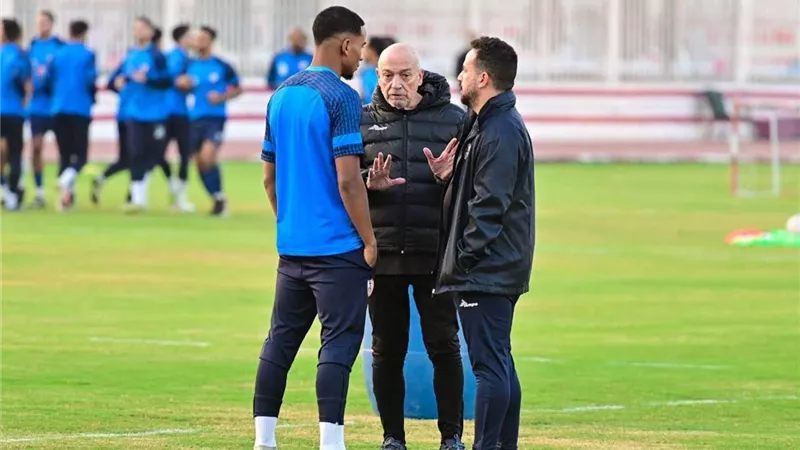 فيريرا يجتمع باللاعبين قبل إنطلاق مران الزمالك