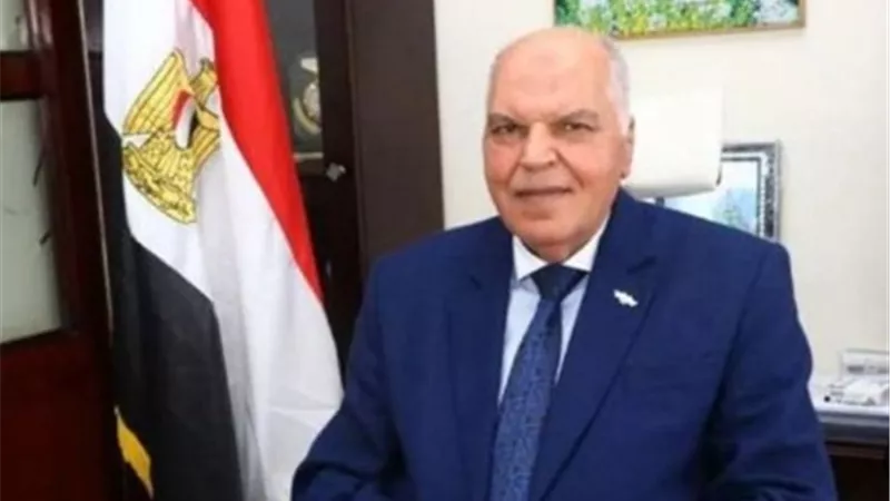 خلف الزناتي: حزمة خدمات مالية جديدة للمعلمين