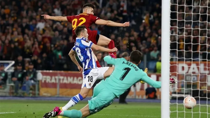 روما يهزم سوسيداد ويقترب من التأهل لربع نهائي الدوري الأوروبي