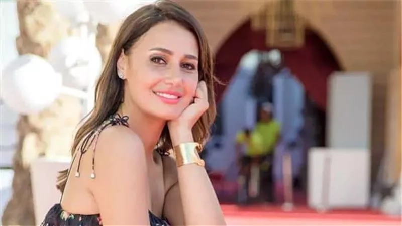 كل الأخطاء دروس .. حلا شيحة تغلق التعليقات على انستجرام