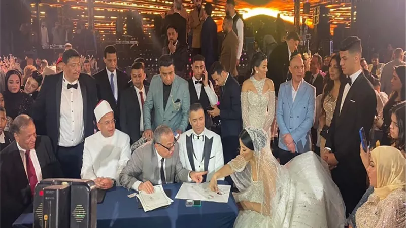 حسن شاكوش يحتفل بحفل زفافه على فتاة من خارج الوسط الفني