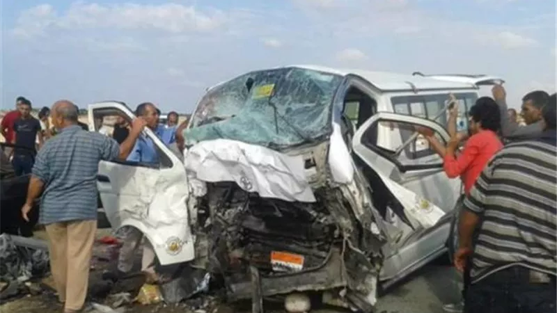 مصرع شخص واصابة اخرين فى انقلاب ميكروباص بقرية فارس