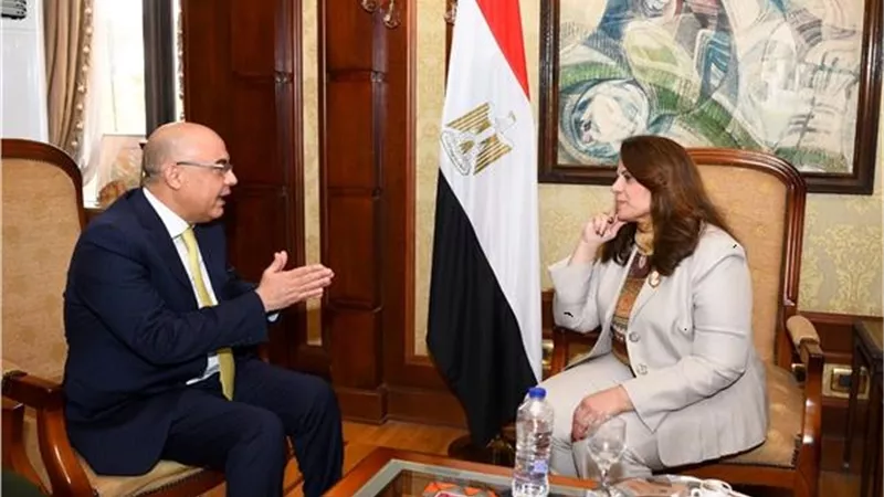 قريباً توفير وحدات سكنية وأراض متميزة للمصريين بالخارج