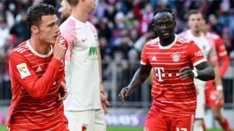 بايرن ميونخ يسحق أوجسبورج 4 - 1 في الشوط الأول