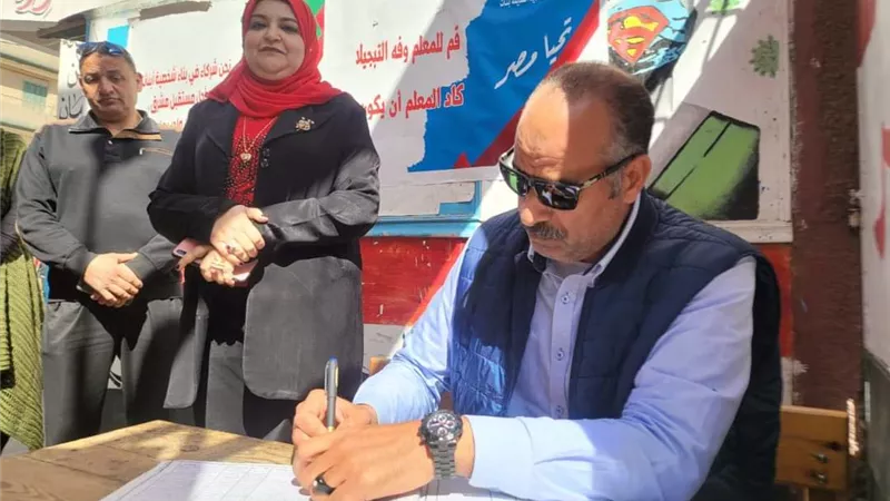الفولي يشيد بمدرسة المساعي الإعدادية القديمة بنات بشبين الكوم