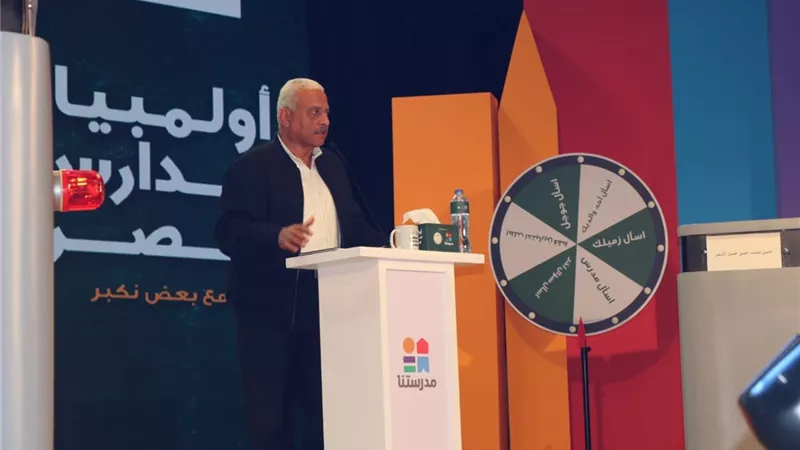 محافظ السويس : متابعة الطلاب لقناة مدرستنا توفر لهم الوقت والمال
