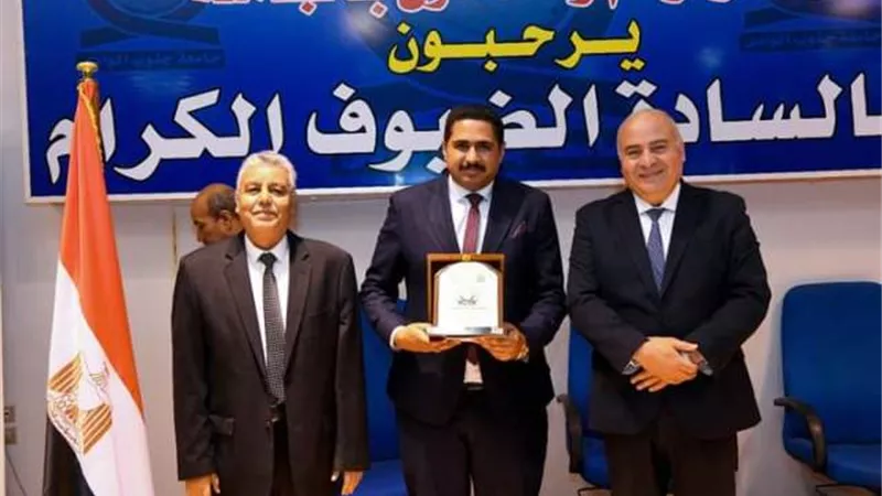 زراعة ٢٣٠٠ شجرة ضمن أنشطة الإسبوع البيئى بجنوب الوادى