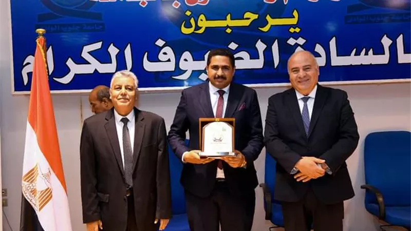 زراعة ٢٣٠٠ شجرة ضمن أنشطة الإسبوع البيئى بجنوب الوادى