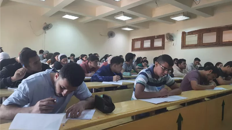 بدء امتحانات الشهادات المعادلة بكلية الآداب جامعة عين شمس