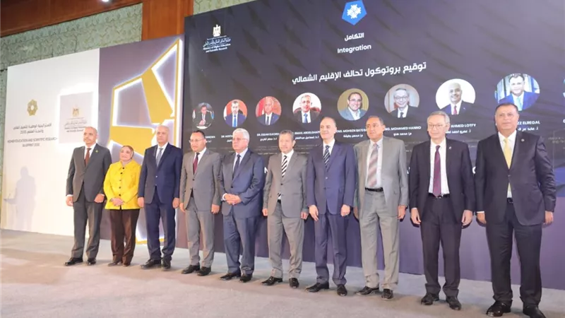 عاشور: التوسع في حاضنات الأعمال بالتعاون مع الصناعة داخل الجامعات