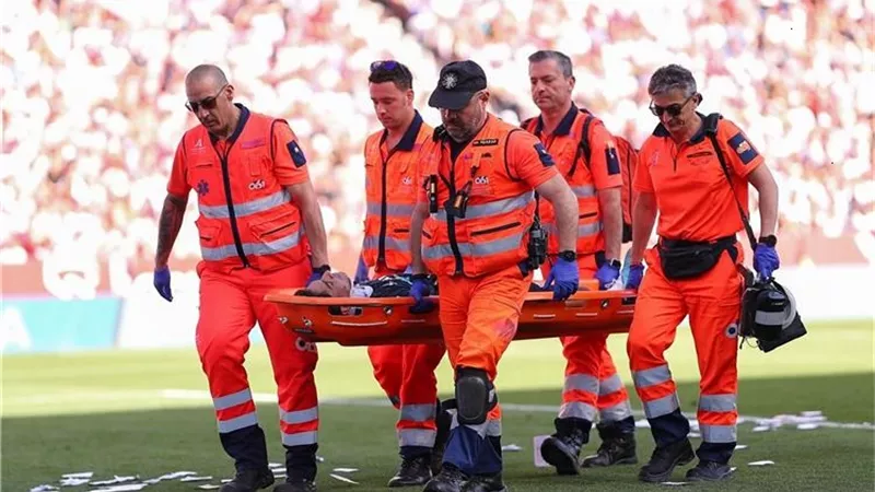 شاهد لحظة إصابة ياسين بونو خلال مباراة إشبيلية أمام ألميريا