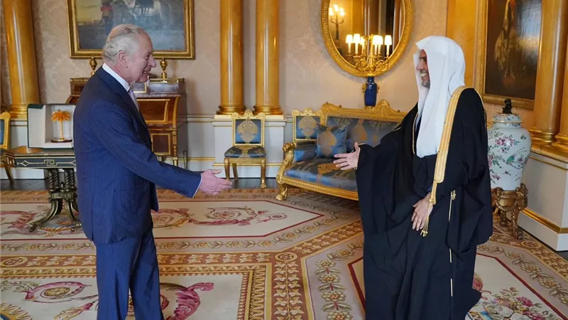 الملك تشارلز الثالث يستقبل أمين عام رابطة العالم الإسلامي