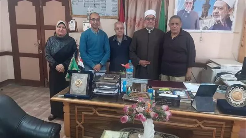 خريجى الأزهر بالمنيا تستقبل وفد نقابة الاتحاد العام لشباب العمال