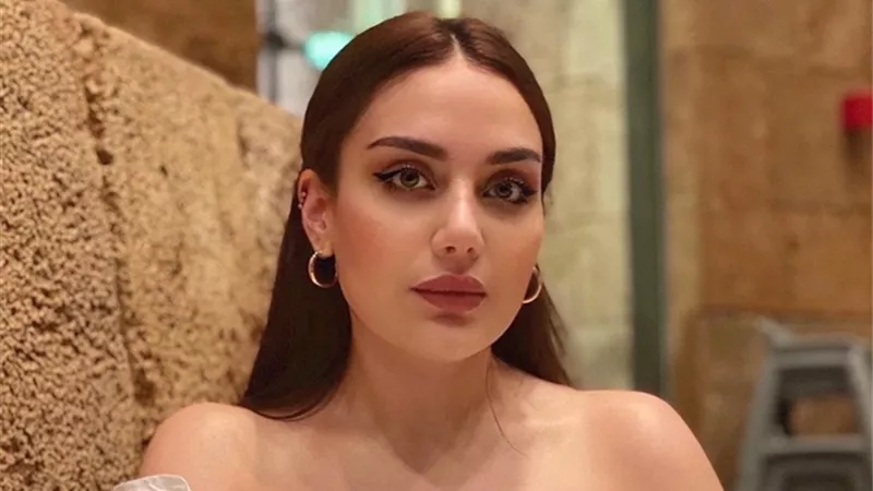ابنة هيفاء وهبي تخطف الأنظاربالأحمر الناري