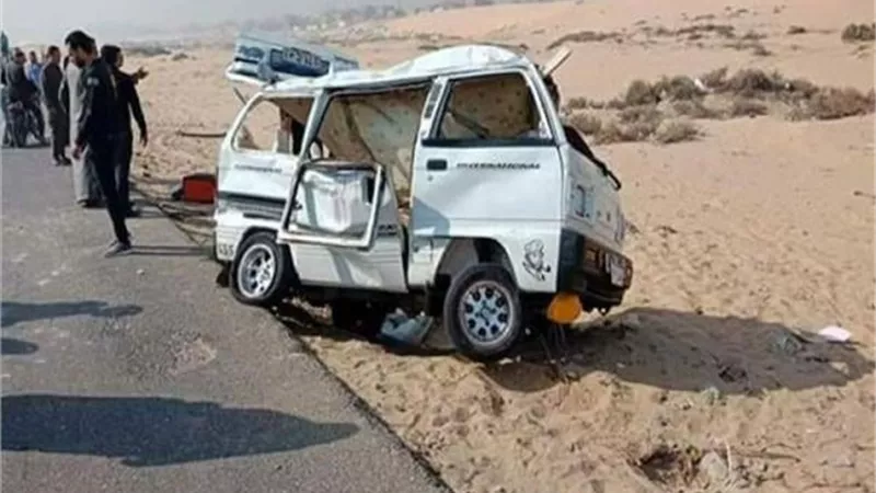 إصابة 4 فى انقلاب سيارة سوزوكى أمام مدخل مدينة منيا القمح