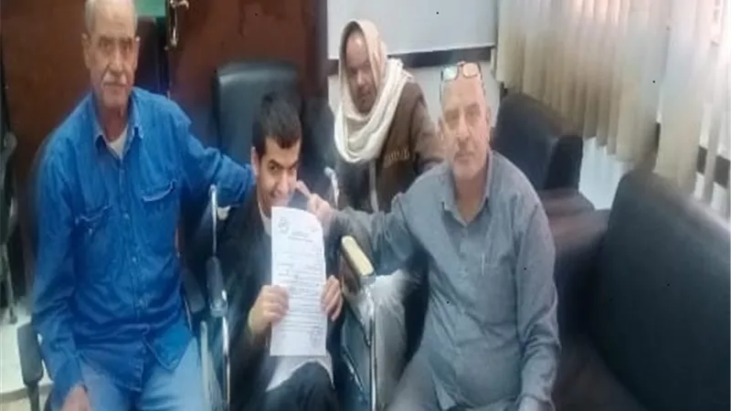 القوى العاملة تسلم عقود عمل لذوي الهمم بمطروح