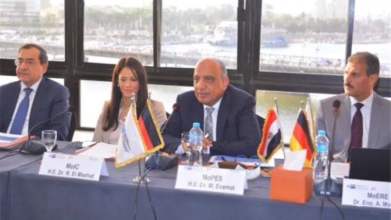 وزير قطاع الأعمال:حوافز لمشروعات إنتاج الهيدروجين الأخضر