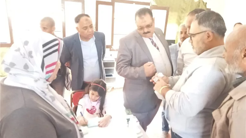 الكشف على ٥٠٠ طالب وطالبة ضمن مبادرة 