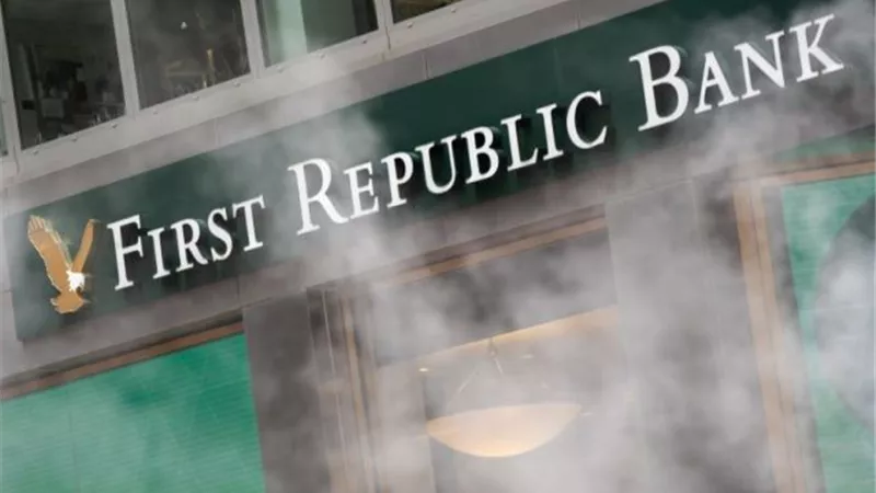 هبوط سهم بنك فيرست ريبابليك الأمريكي بأكثر من 65 %