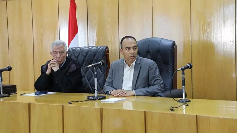 نائب محافظ المنيا يبحث الموقف التنفيذي بعدد من القطاعات