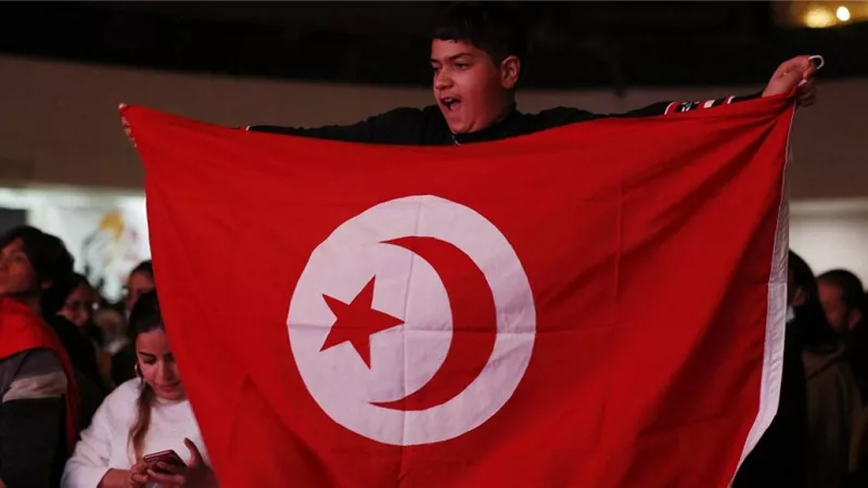 خبير: نهنئ الشعب التونسي بنجاح الإصلاح السياسي ضد تسللات حركة النهضة