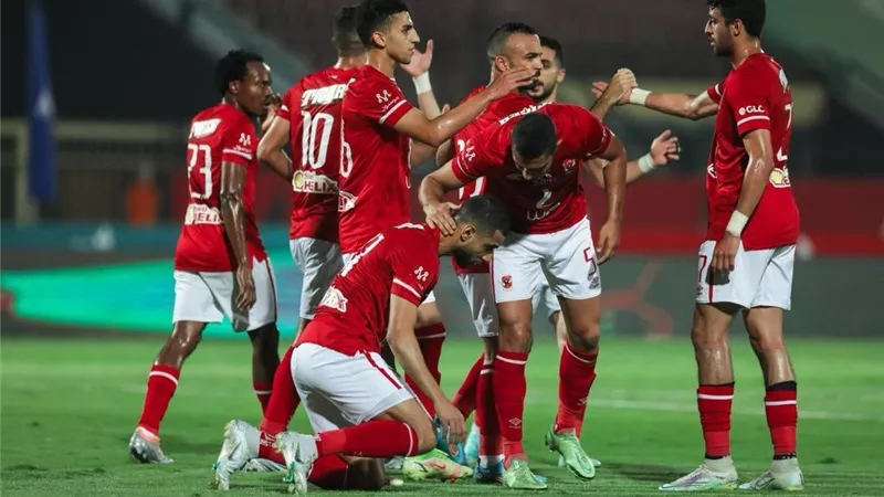 الإختبار الطبى يحسم مشاركة نجم الأهلى أمام القطن الكاميرونى