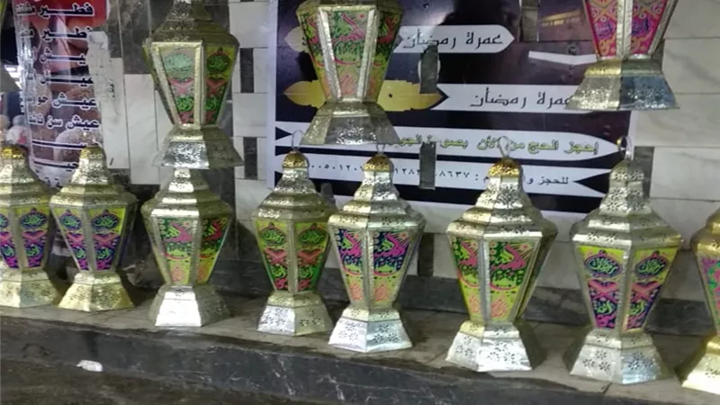 فوانيس رمضان غرقت فى مياه الأمطار .. فيديو